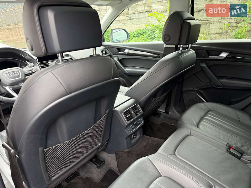 Позашляховик / Кросовер Audi Q5 2017 в Горішніх Плавнях