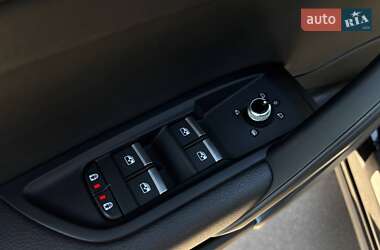Позашляховик / Кросовер Audi Q5 2020 в 