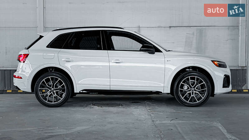 Позашляховик / Кросовер Audi Q5 2023 в Рівному