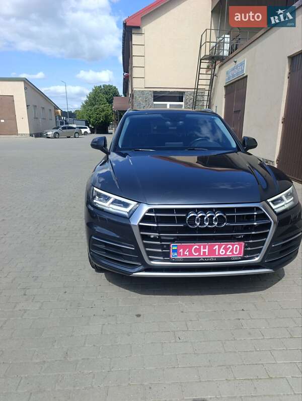 Позашляховик / Кросовер Audi Q5 2017 в Володимирі