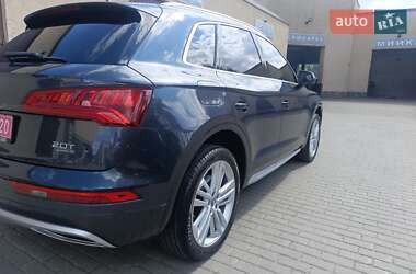 Внедорожник / Кроссовер Audi Q5 2017 в 