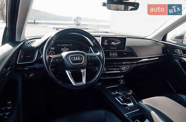 Внедорожник / Кроссовер Audi Q5 2017 в 