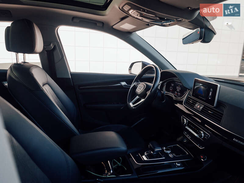 Внедорожник / Кроссовер Audi Q5 2017 в Кременчуге