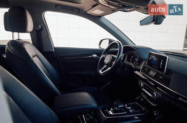 Внедорожник / Кроссовер Audi Q5 2017 в 