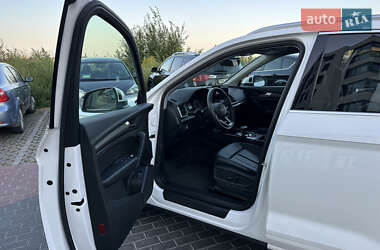 Позашляховик / Кросовер Audi Q5 2023 в 