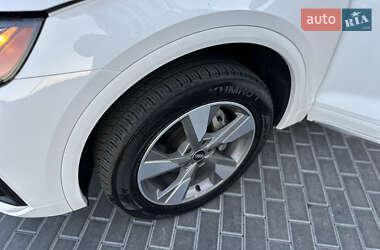 Позашляховик / Кросовер Audi Q5 2023 в 