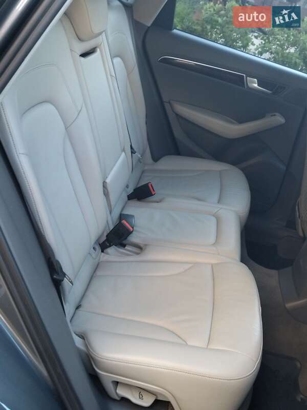 Внедорожник / Кроссовер Audi Q5 2012 в Чернигове