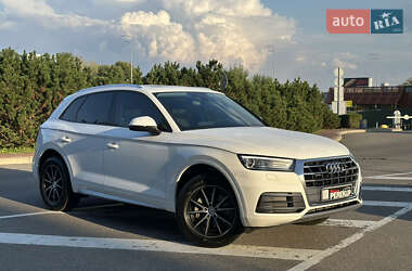 Позашляховик / Кросовер Audi Q5 2018 в 