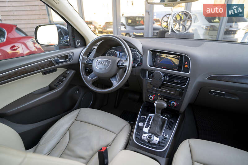 Позашляховик / Кросовер Audi Q5 2015 в Києві