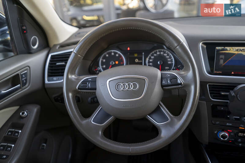 Позашляховик / Кросовер Audi Q5 2015 в Києві