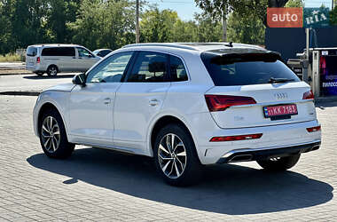 Позашляховик / Кросовер Audi Q5 2022 в 