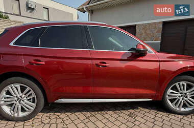 Внедорожник / Кроссовер Audi Q5 2017 в 