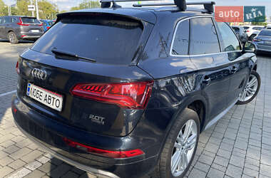 Позашляховик / Кросовер Audi Q5 2017 в 