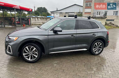 Позашляховик / Кросовер Audi Q5 2022 в 
