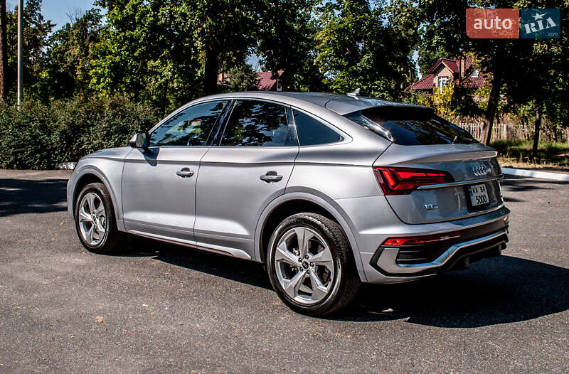 Внедорожник / Кроссовер Audi Q5 2022 в 