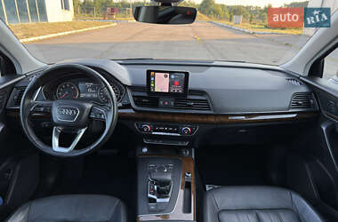 Позашляховик / Кросовер Audi Q5 2018 в 