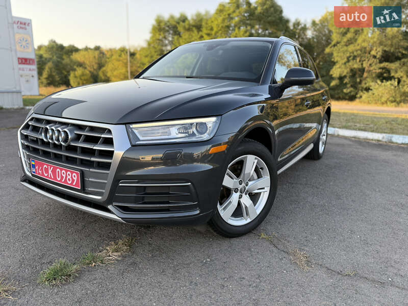 Позашляховик / Кросовер Audi Q5 2018 в 