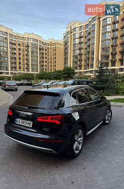 Позашляховик / Кросовер Audi Q5 2018 в 