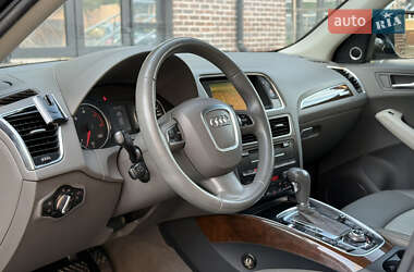 Внедорожник / Кроссовер Audi Q5 2010 в 