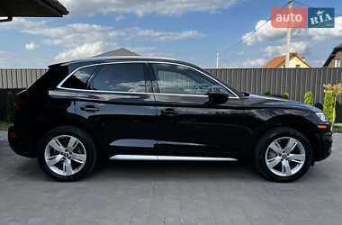 Внедорожник / Кроссовер Audi Q5 2018 в 