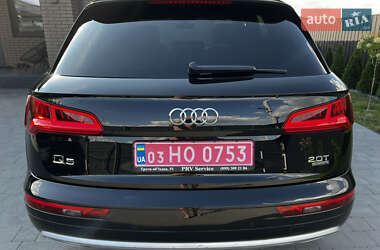 Внедорожник / Кроссовер Audi Q5 2018 в 