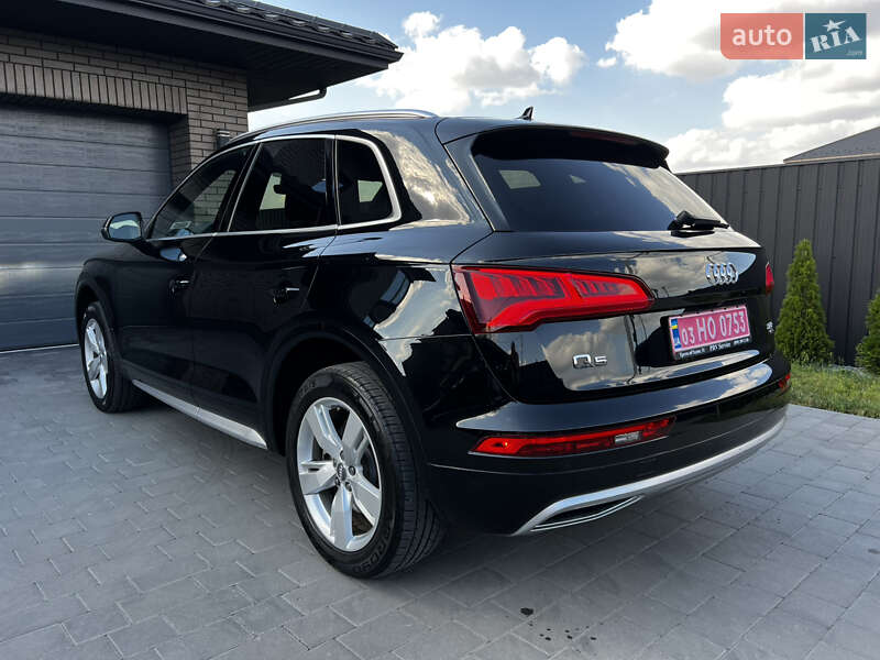 Позашляховик / Кросовер Audi Q5 2018 в Луцьку
