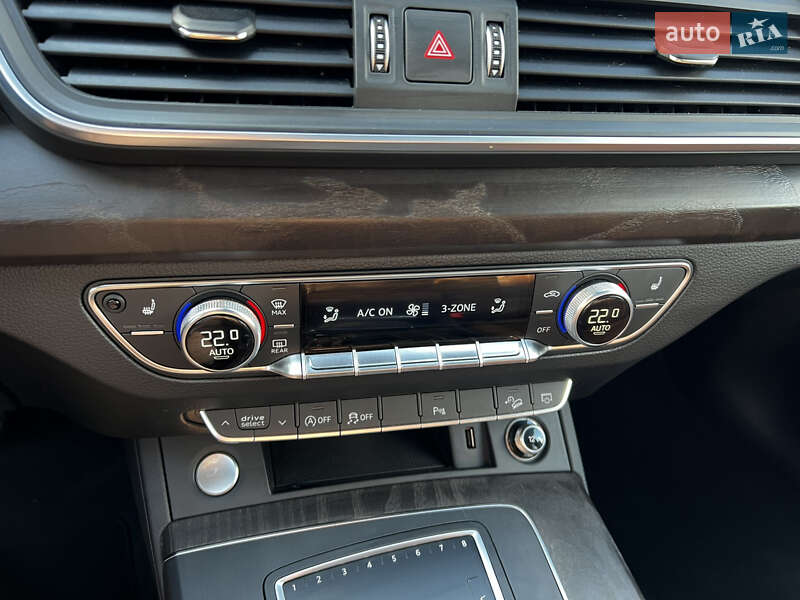Позашляховик / Кросовер Audi Q5 2018 в Луцьку