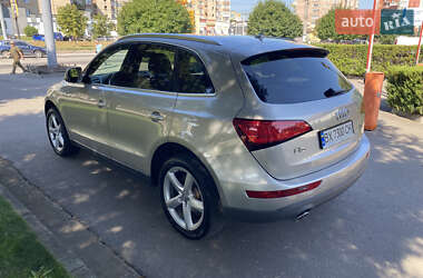 Внедорожник / Кроссовер Audi Q5 2012 в 