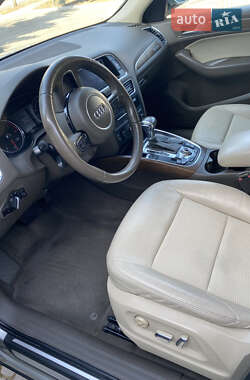 Внедорожник / Кроссовер Audi Q5 2012 в 