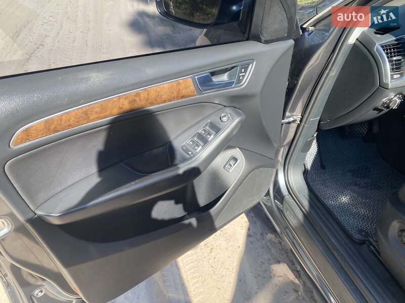 Внедорожник / Кроссовер Audi Q5 2016 в Тараще