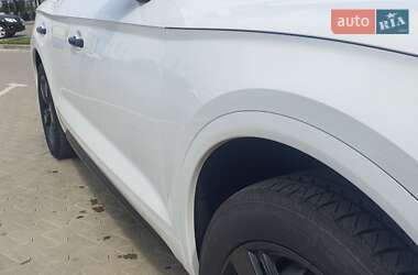 Внедорожник / Кроссовер Audi Q5 2017 в 