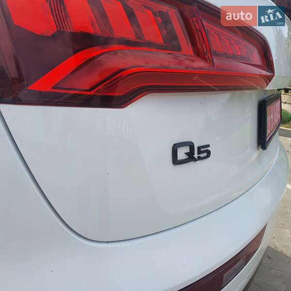 Внедорожник / Кроссовер Audi Q5 2017 в Луцке