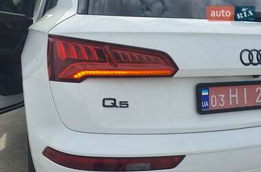 Внедорожник / Кроссовер Audi Q5 2017 в 