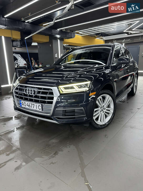 Внедорожник / Кроссовер Audi Q5 2018 в Ужгороде