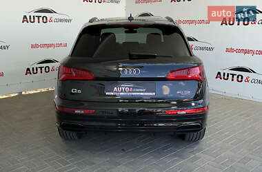 Внедорожник / Кроссовер Audi Q5 2018 в 