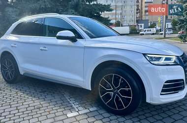 Позашляховик / Кросовер Audi Q5 2018 в 