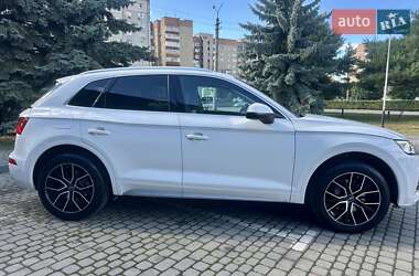 Позашляховик / Кросовер Audi Q5 2018 в 