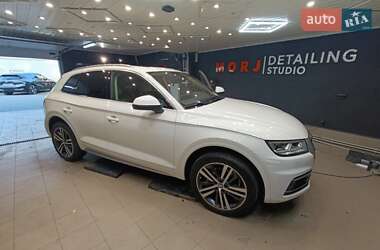 Внедорожник / Кроссовер Audi Q5 2018 в 