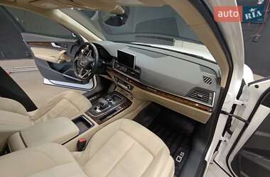 Внедорожник / Кроссовер Audi Q5 2018 в 