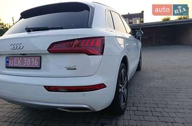 Внедорожник / Кроссовер Audi Q5 2018 в 