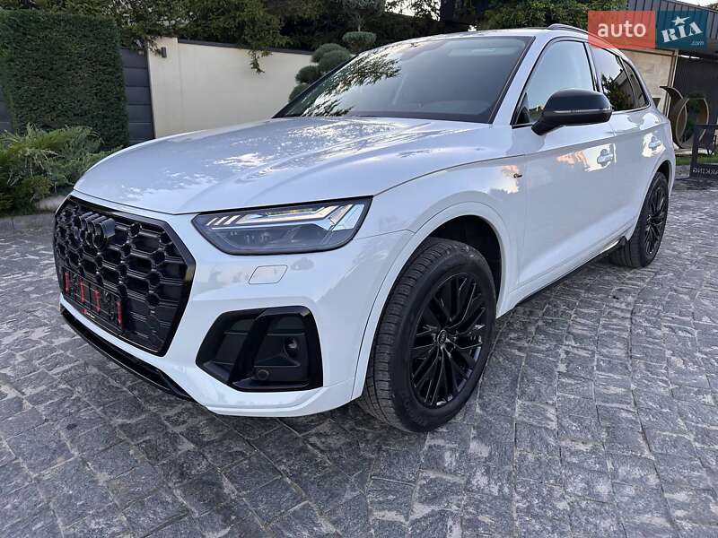 Внедорожник / Кроссовер Audi Q5 2023 в 