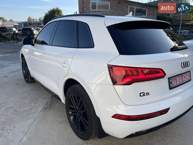 Позашляховик / Кросовер Audi Q5 2018 в Лубнах