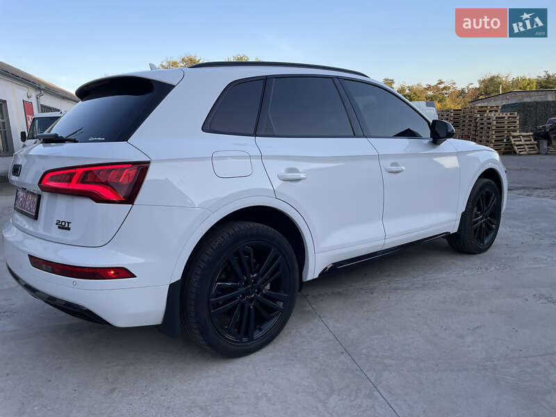 Позашляховик / Кросовер Audi Q5 2018 в Лубнах
