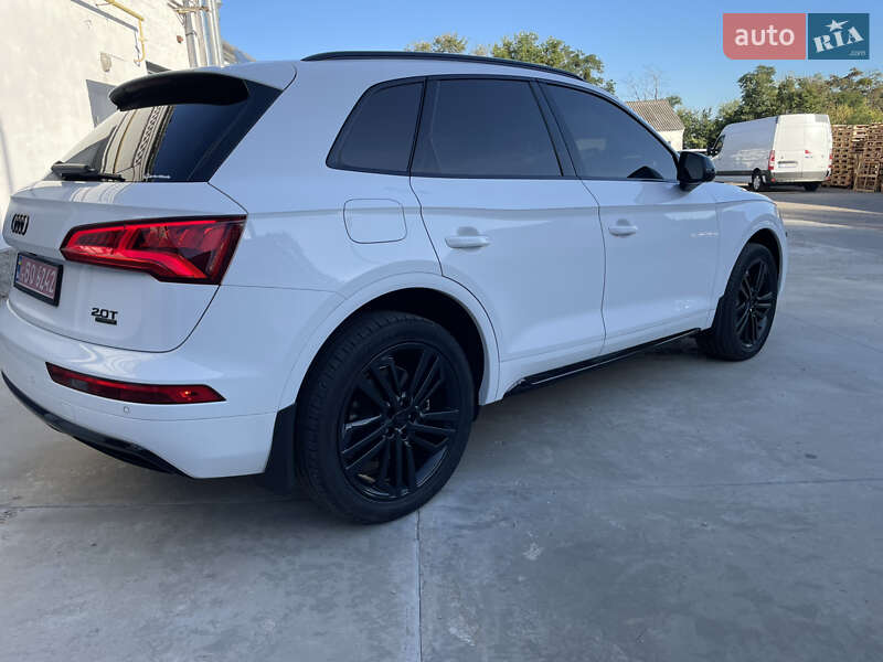 Позашляховик / Кросовер Audi Q5 2018 в Лубнах