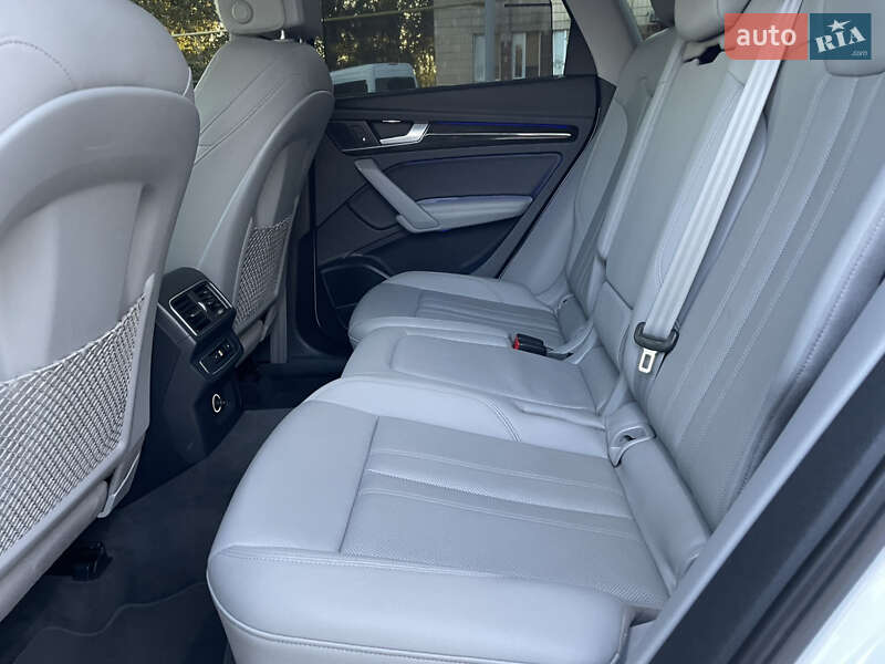 Позашляховик / Кросовер Audi Q5 2018 в Лубнах