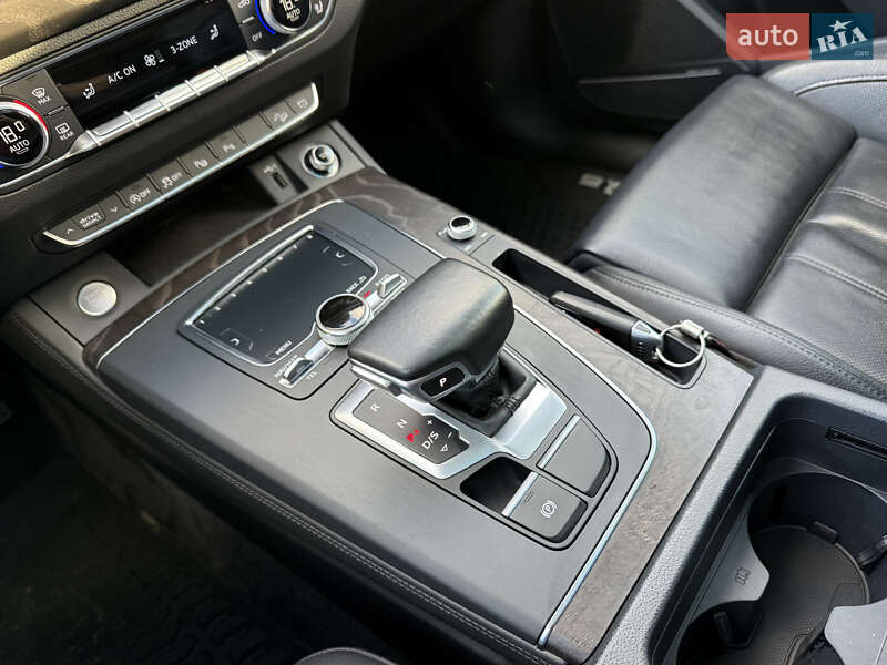 Внедорожник / Кроссовер Audi Q5 2018 в Стрые