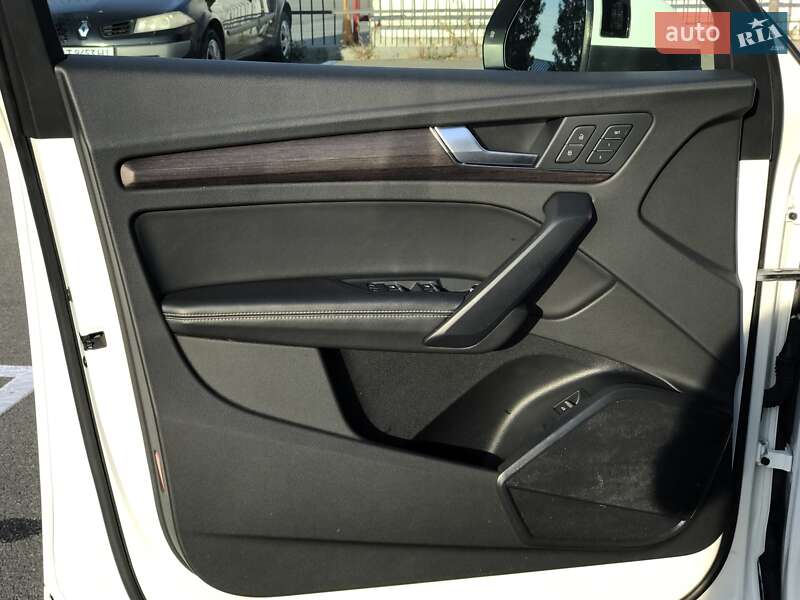 Позашляховик / Кросовер Audi Q5 2022 в Києві