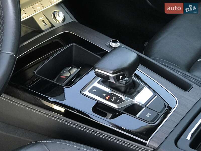 Позашляховик / Кросовер Audi Q5 2022 в Києві