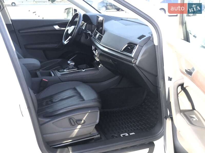 Позашляховик / Кросовер Audi Q5 2022 в Києві
