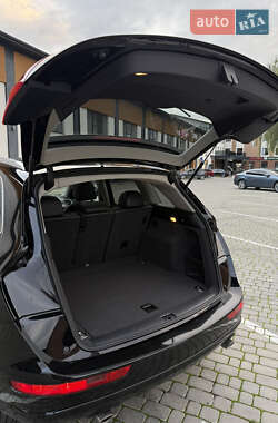 Позашляховик / Кросовер Audi Q5 2011 в 